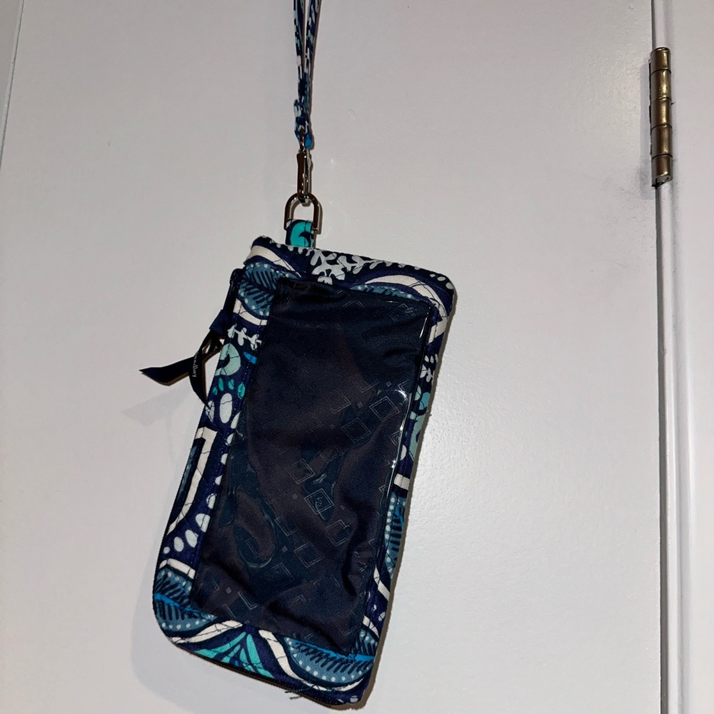 Vera Bradley Tech Wristlet Retired Pattern Blue Island Medallion. - Picture 2 of 8
